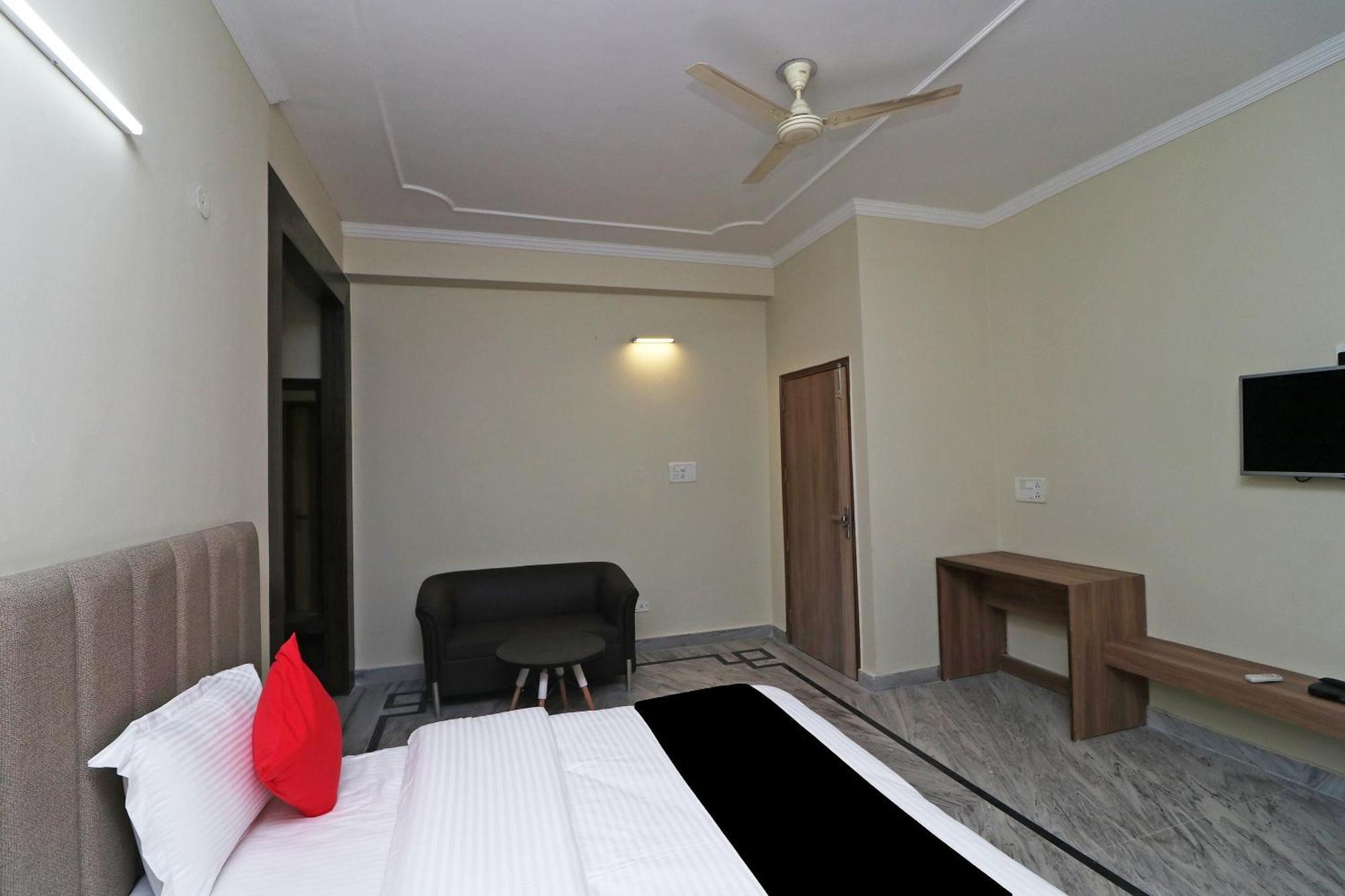 Capital O 29330 Esscon House Gurgaon Exterior foto