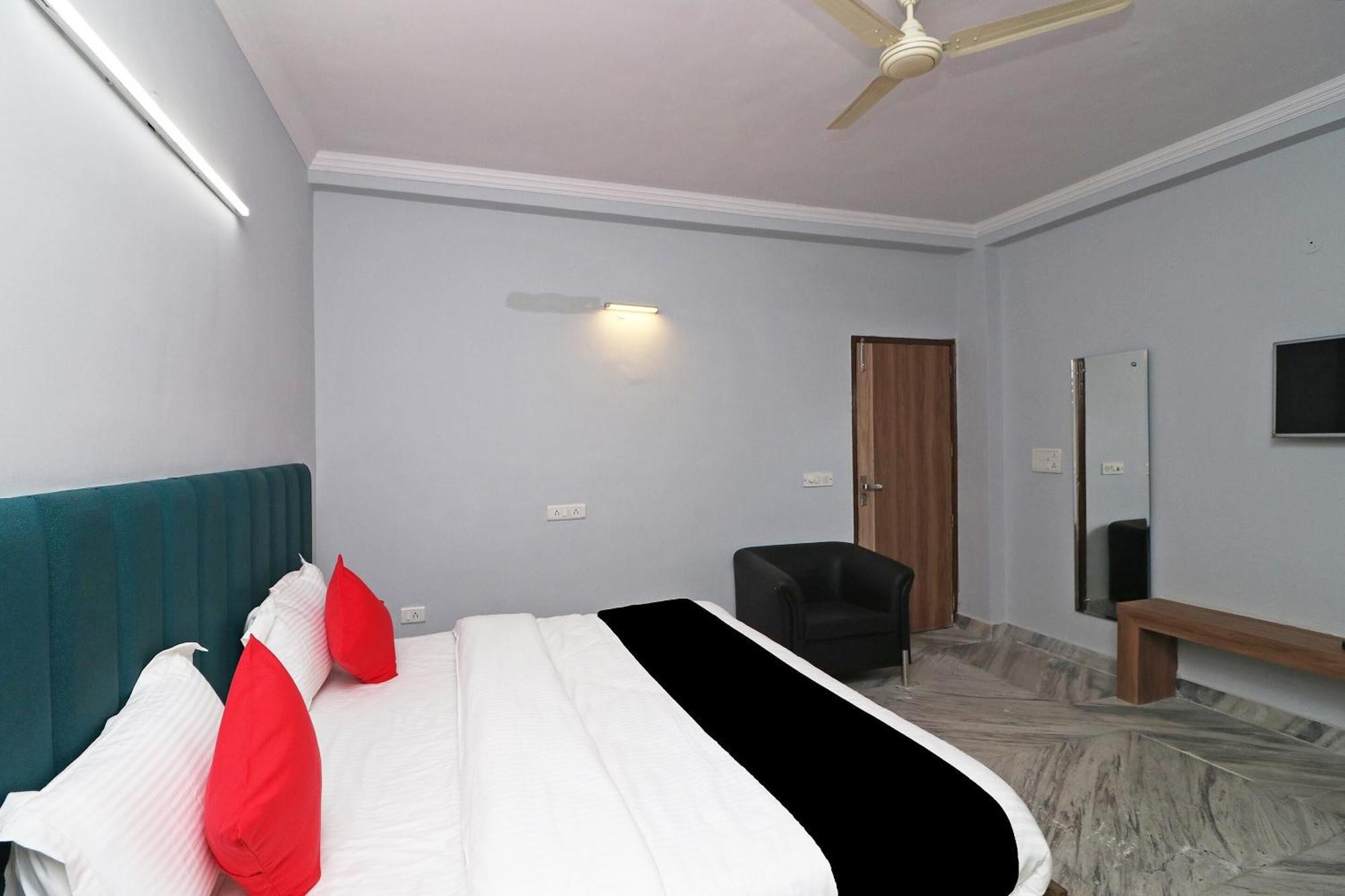 Capital O 29330 Esscon House Gurgaon Exterior foto